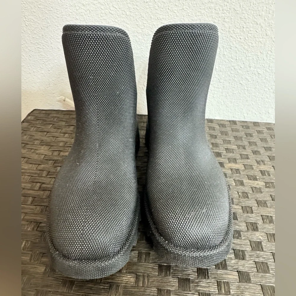 Burberry Marsh Slip On Ankle Rain Boot - Picture 2 of 7